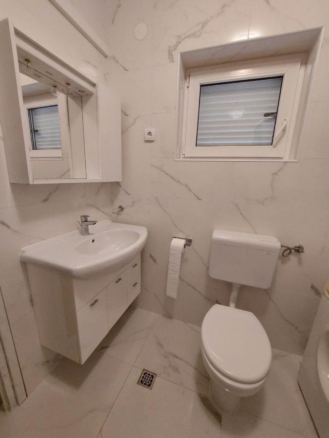 Apartments Pintar Свети Юрай Екстериор снимка